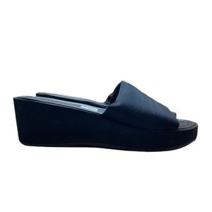 reselling these y2k chunky black slides!